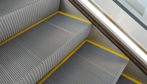 لبه زرد پله برقی هیوندایی